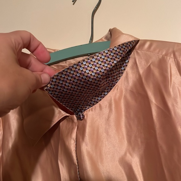Giorgio Armani Silk Blouse Sz. 6 (38) Italy silk peachy color gorgeous - Picture 5 of 5